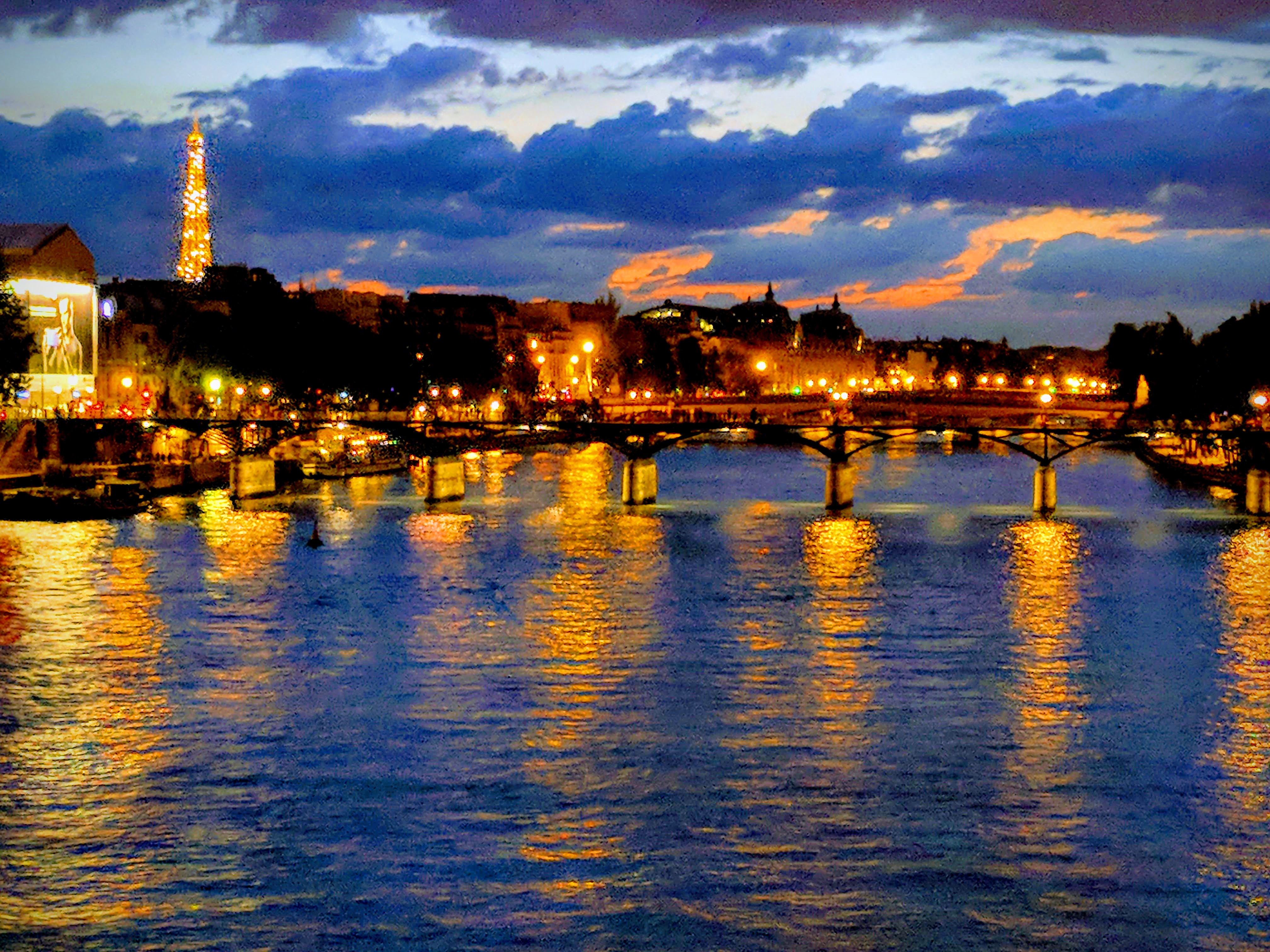 Enjoy a city walk in Paris